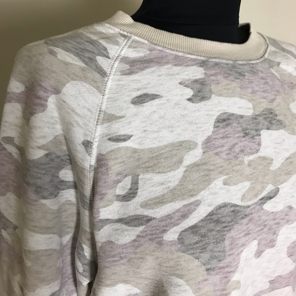 Old Navy Camouflage Print Women's Sweatshirt - Picture 2 of 4